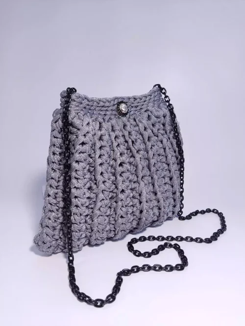 BAG-0013_1 Ασημί Χειροποίητο Τσαντάκι με Αλυσίδα και Διακριτική Γυαλάδα | CHRISARTI