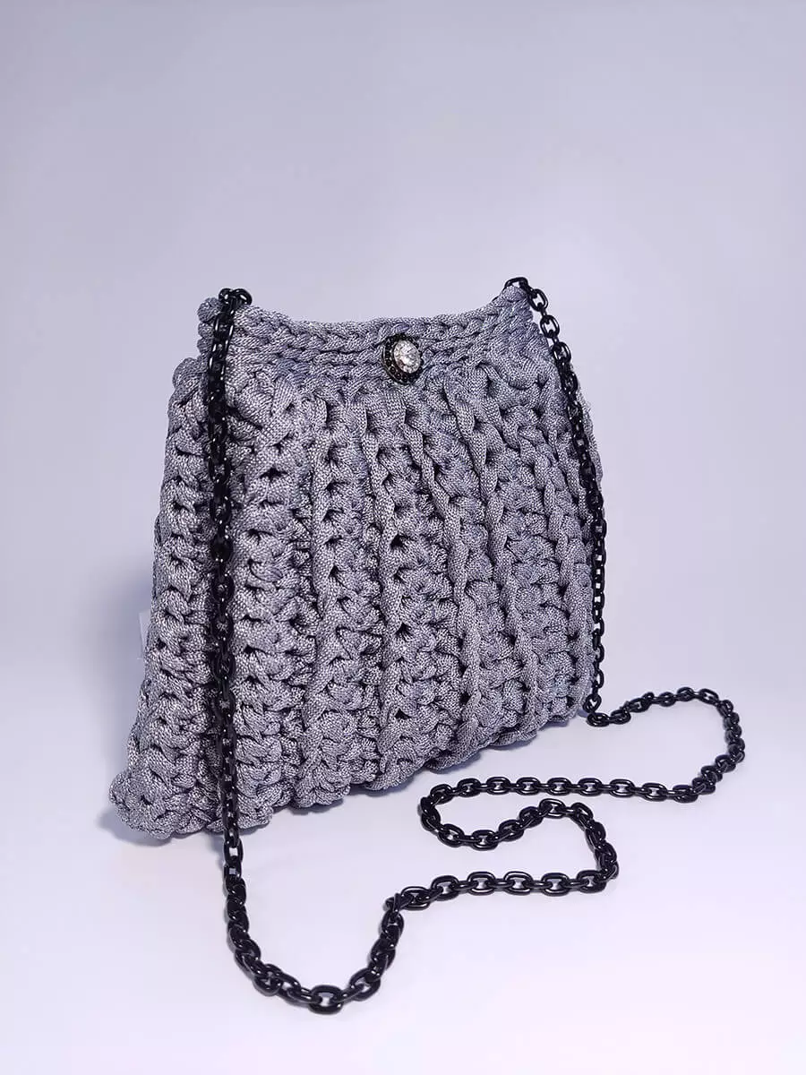 Ασημί Χειροποίητο Τσαντάκι με Αλυσίδα και Διακριτική Γυαλάδα | CHRISARTI