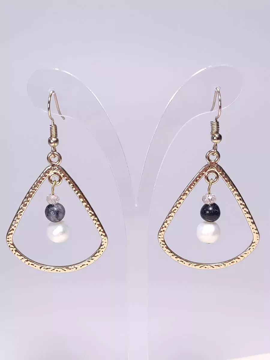Σκουλαρίκια με μεταλλικό δάκρυ λευκό μαργαριτάρι & σκούρα μπλε πέτρα bluestone