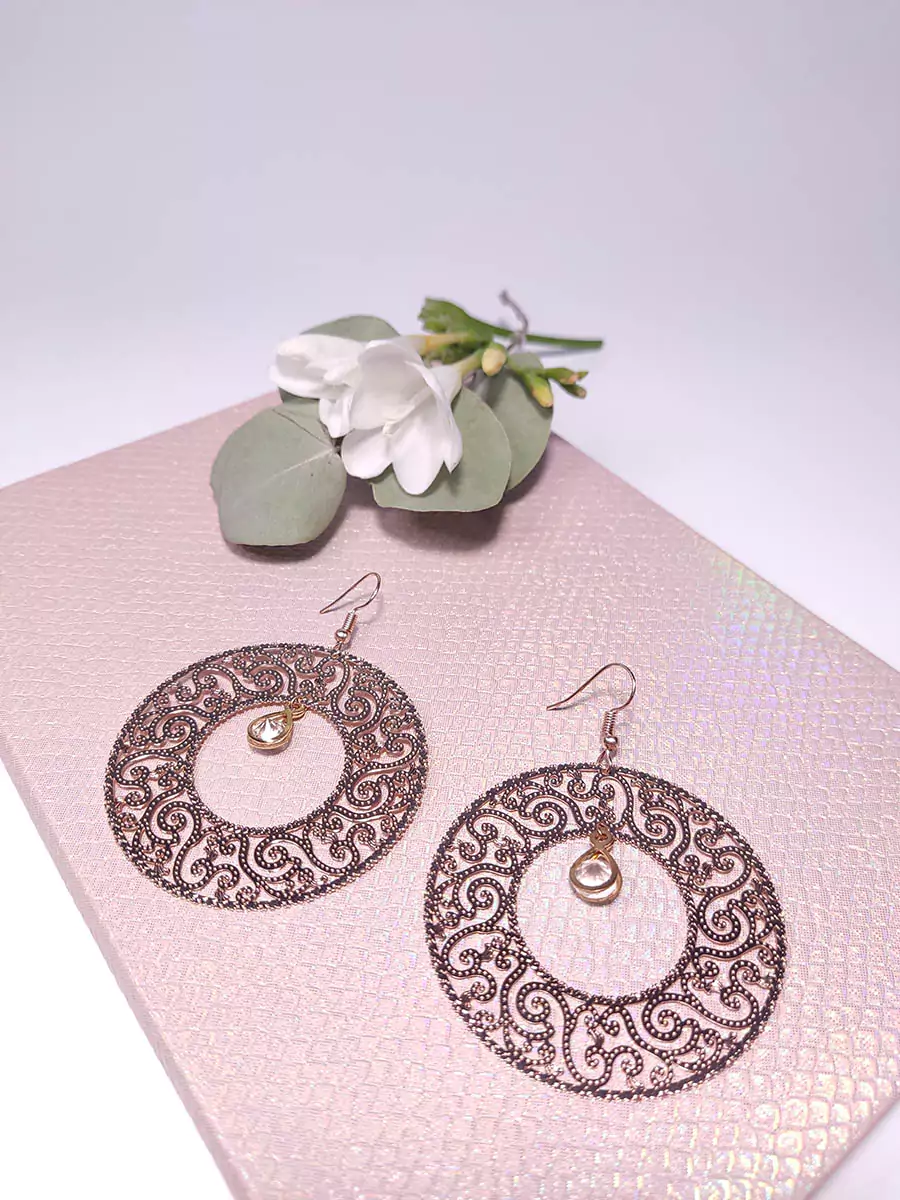 Σκουλαρίκια με στρογγυλό φίλιγκρι & κρύσταλλο