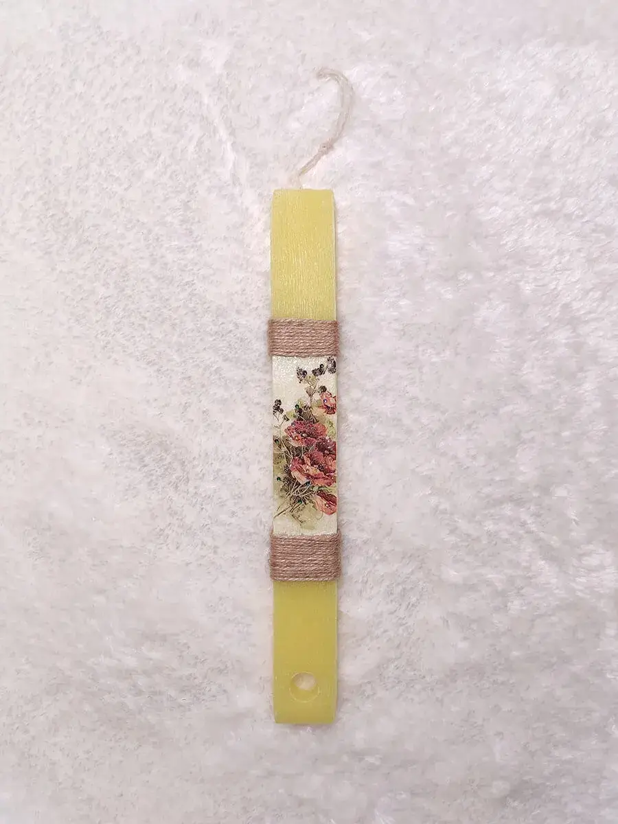 Λαμπάδα κίτρινη με εικόνα από λουλούδια