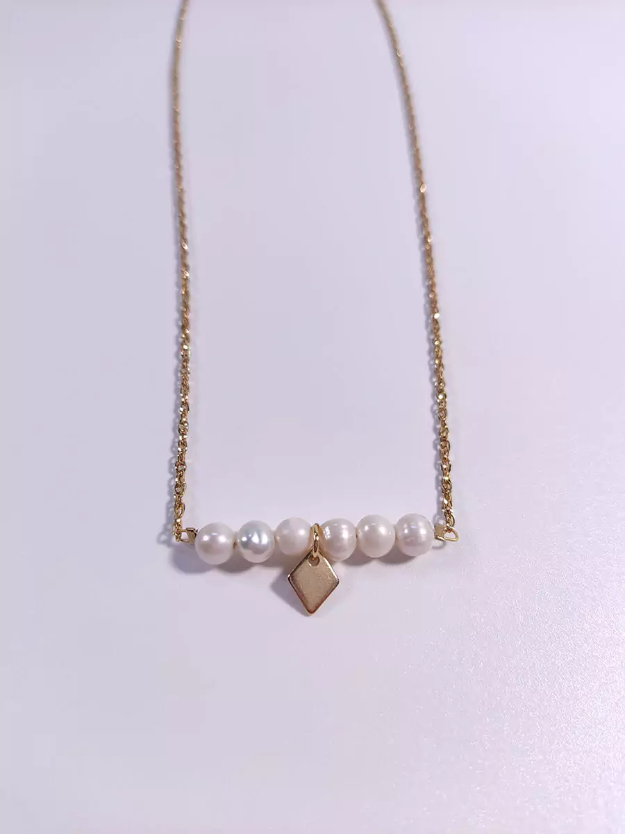 NECKLACE-0002_4 Αλυσίδα ατσάλινη με λευκά μαργαριτάρια & ρόμβο