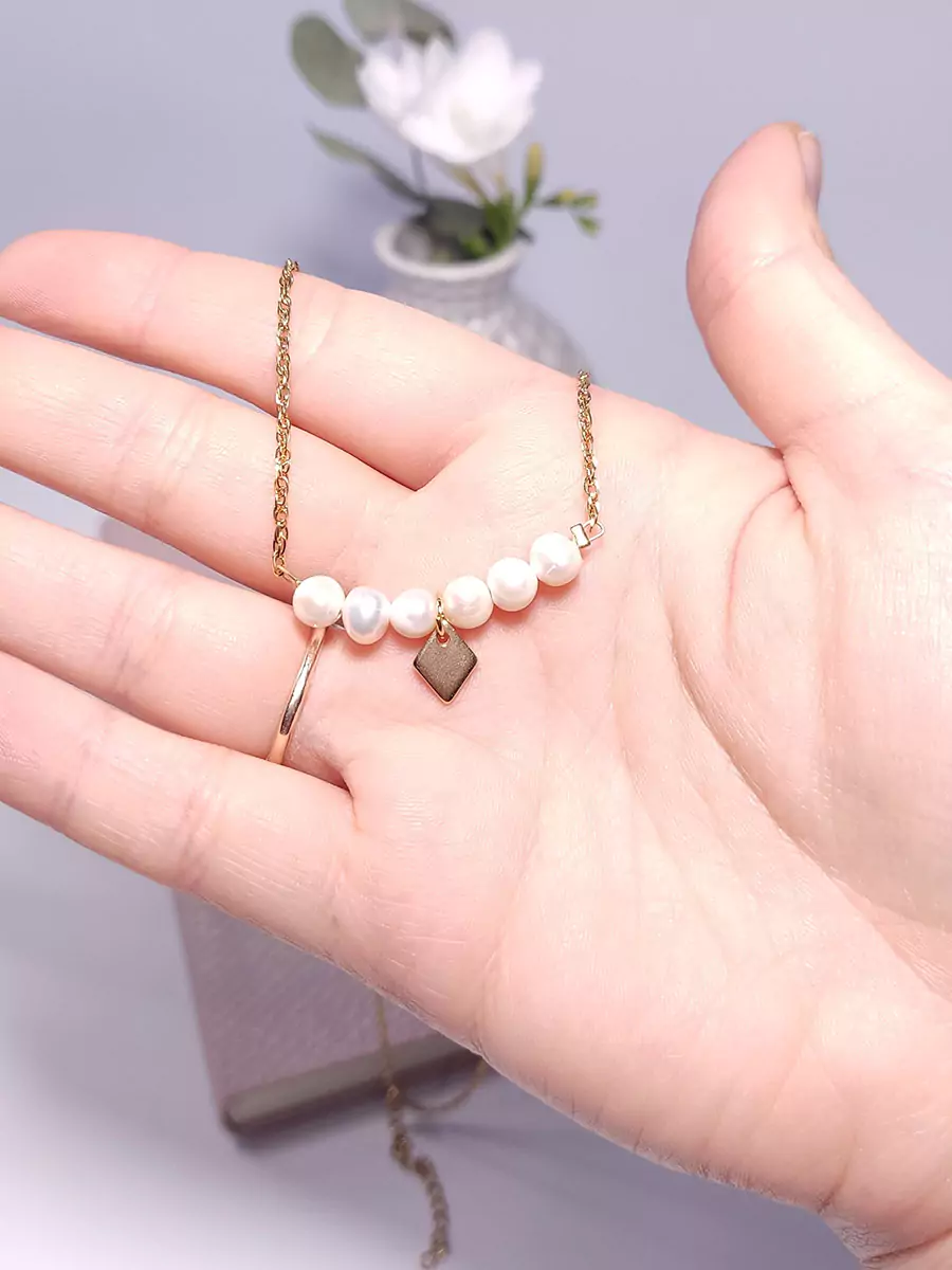 NECKLACE-0002_5 Αλυσίδα ατσάλινη με λευκά μαργαριτάρια & ρόμβο