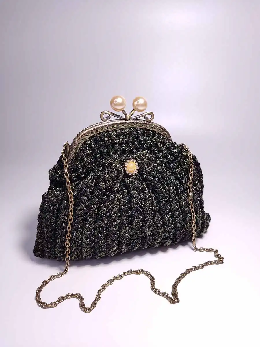 Τσάντα χειροποίητη μικρή με vintage κούμπωμα λαδί