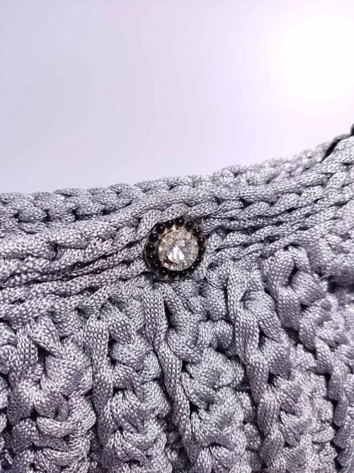 BAG-0013 (2) Ασημί Χειροποίητο Τσαντάκι με Αλυσίδα και Διακριτική Γυαλάδα | CHRISARTI