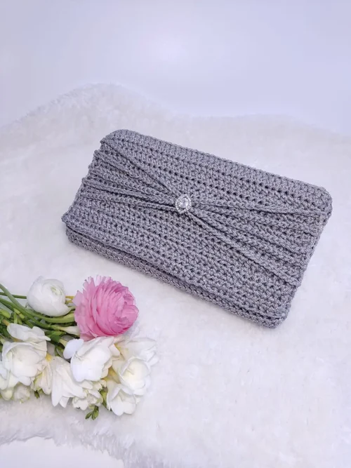 Χειροποίητη Πλεκτή Ασημί Τσάντα-Φάκελος με Κρύσταλλο | CHRISARTI