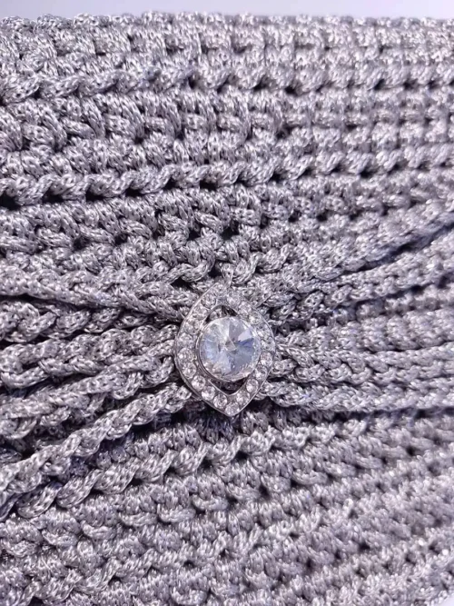 Χειροποίητη Πλεκτή Ασημί Τσάντα-Φάκελος με Κρύσταλλο | CHRISARTI