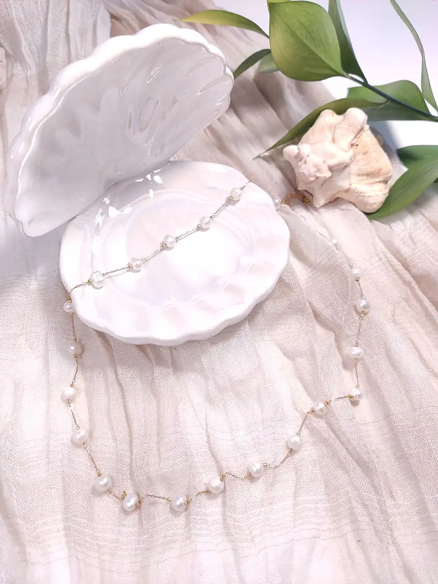 NECKLACE-0012 (1) Ροζάριο ατσάλινο χρυσό με λευκά μαργαριτάρια