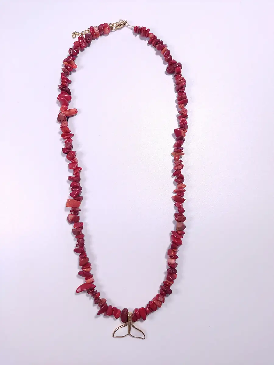 Κολιέ με κόκκινο κοράλλι & ατσάλινη ουρά γοργόνας