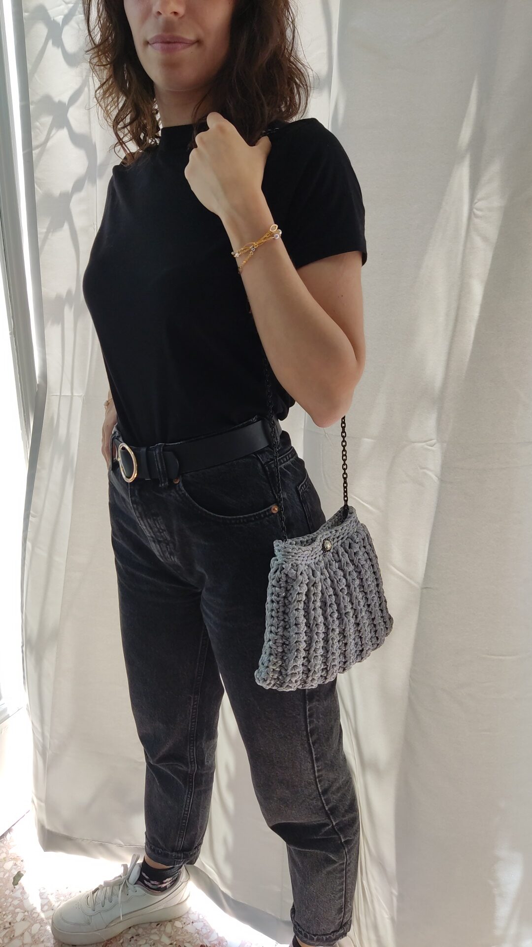 Ασημί Χειροποίητο Τσαντάκι με Αλυσίδα και Διακριτική Γυαλάδα | CHRISARTI