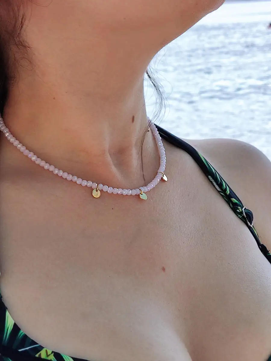 Κολιέ τσόκερ με ροζ κρύσταλλα & φλουριά