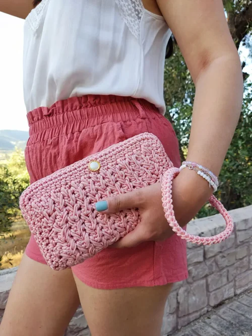 WALLET-0013 (2) Χειροποίητο Πλεκτό Πορτοφόλι με Φερμουάρ και Λουράκι σε Ροζ Απόχρωση | CHRISARTI