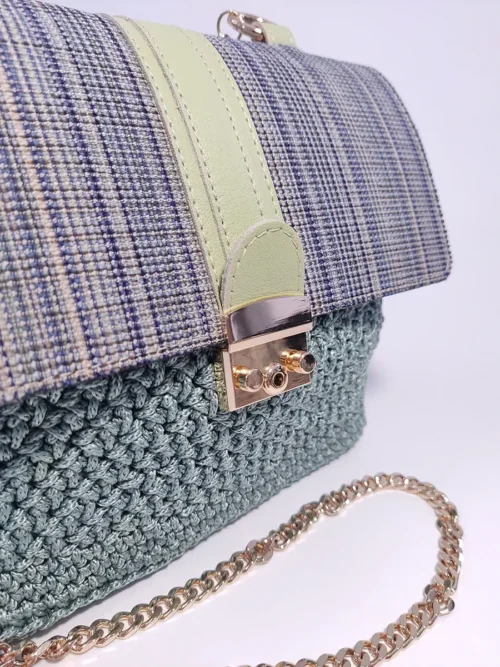 BAG-0028 (3) Πλεκτή Τσάντα Ώμου σε Βεραμάν Χρώμα με Χρυσή Αλυσίδα και Δίχρωμο Καπάκι από Δερματίνη | CHRISARTI