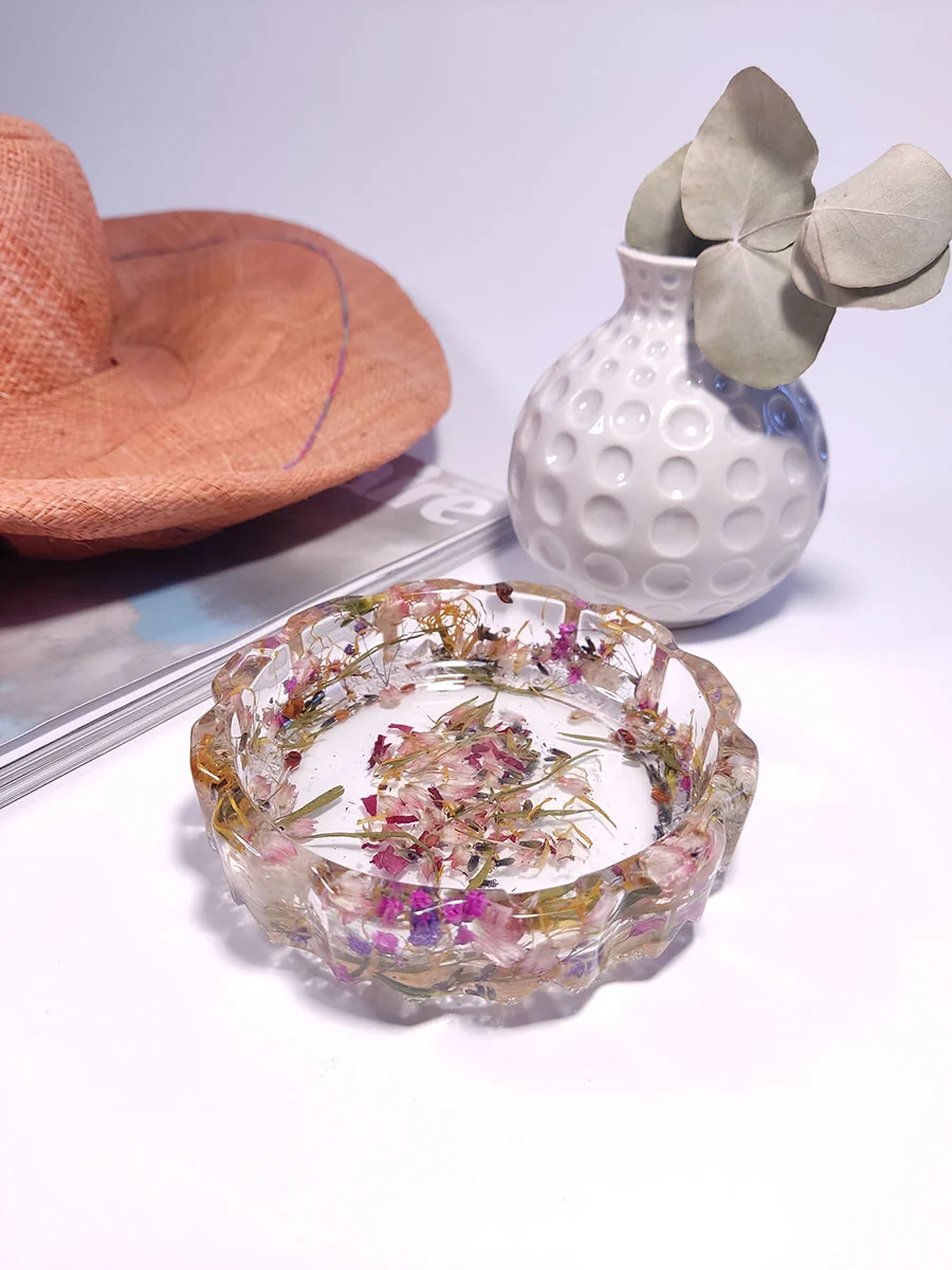Διακοσμητικό πιατάκι με πέταλα από αποξηραμένα άνθη