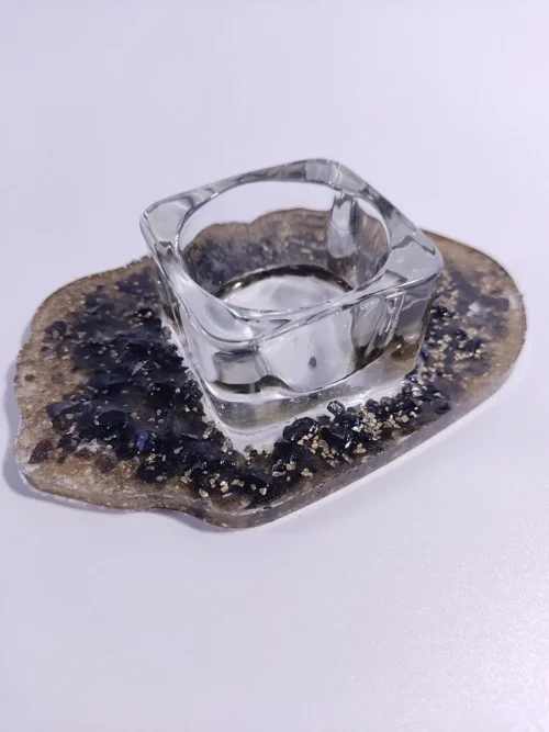 Διακοσμητική βάση ρεσό από υγρό γυαλί με πετραδάκια