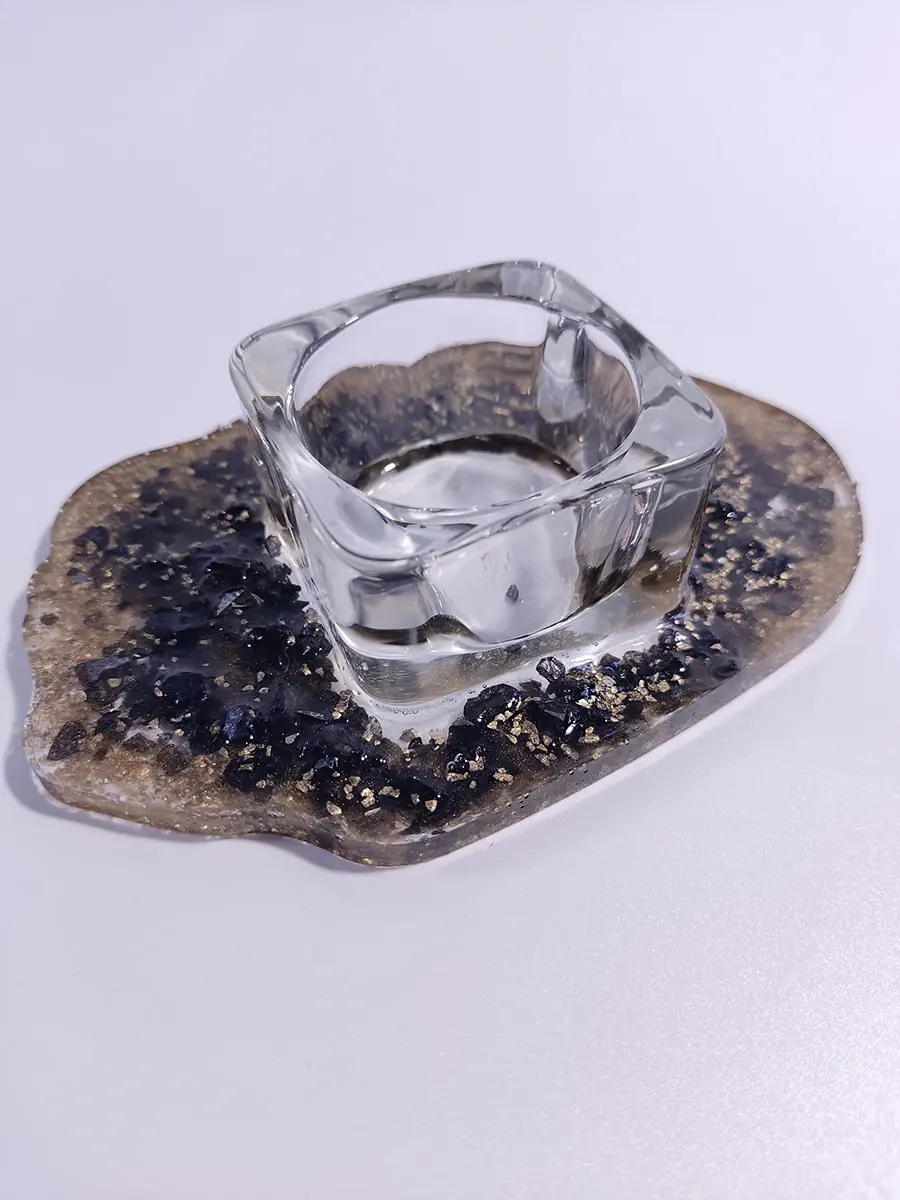 Διακοσμητική βάση ρεσό από υγρό γυαλί με πετραδάκια