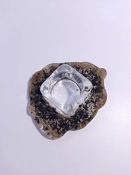 Διακοσμητική βάση ρεσό από υγρό γυαλί με πετραδάκια