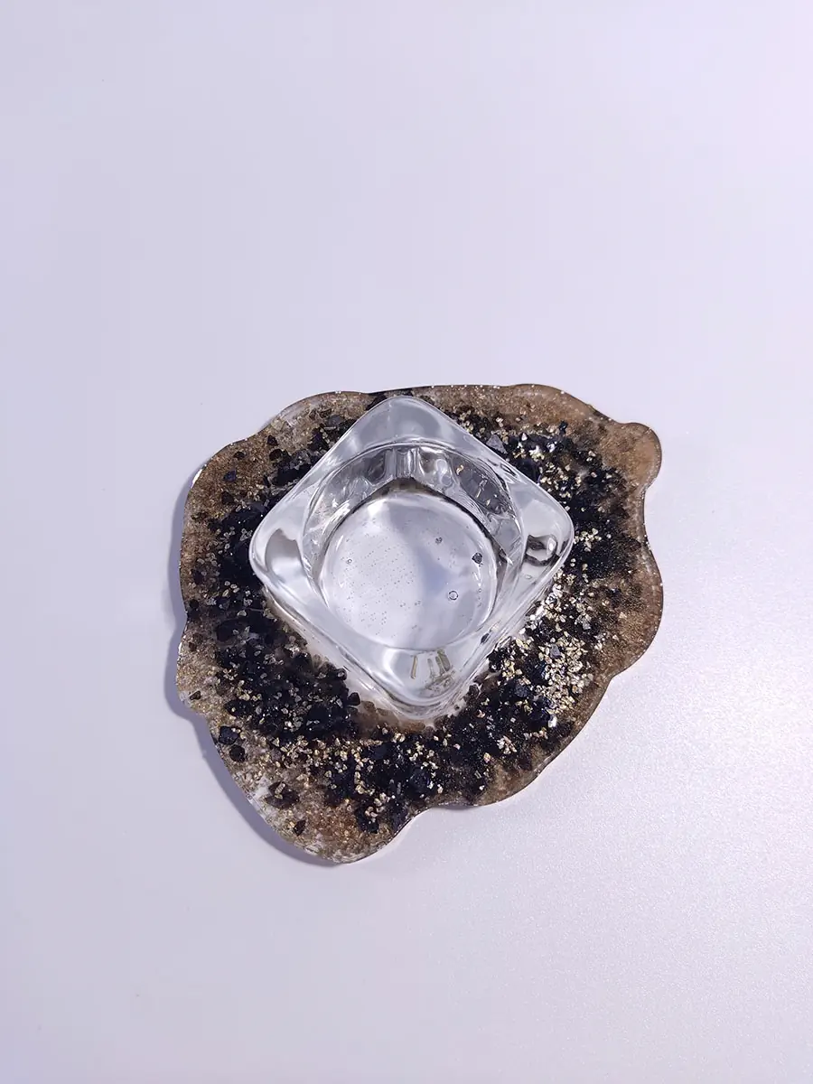 Διακοσμητική βάση ρεσό από υγρό γυαλί με πετραδάκια