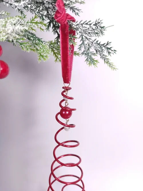 Στολίδι χειροποίητο στριφογυριστό δεντράκι κόκκινο