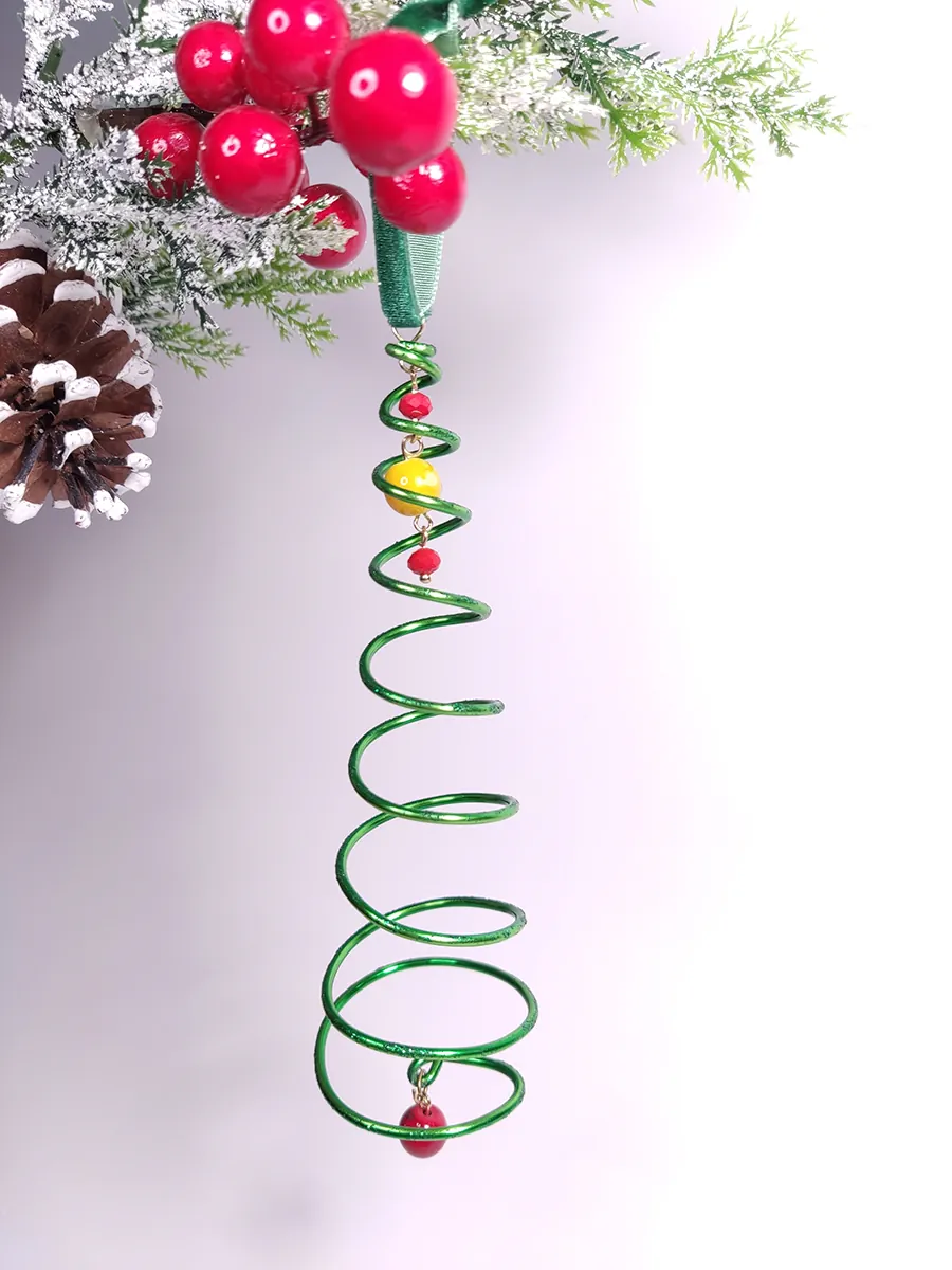 Χειροποίητο στολίδι στριφογυριστό δεντράκι πράσινο