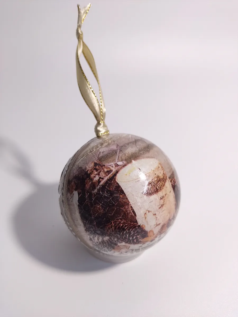 XMAS-0040 (1) Σετ 2 χειροποίητα στολίδια μπάλες 8cm χρυσές με εικόνες με κερί