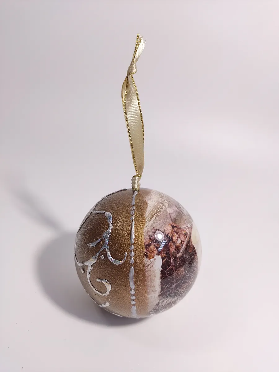 XMAS-0040 (6) Σετ 2 χειροποίητα στολίδια μπάλες 8cm χρυσές με εικόνες με κερί