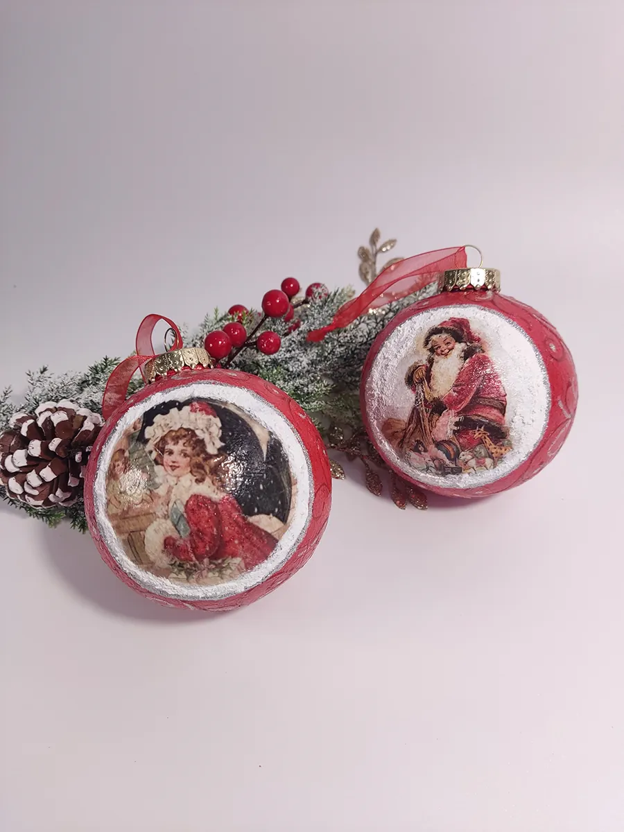 Σετ 2 χριστουγεννιάτικες χειροποίητες μπάλες 10cm με vintage εικόνες