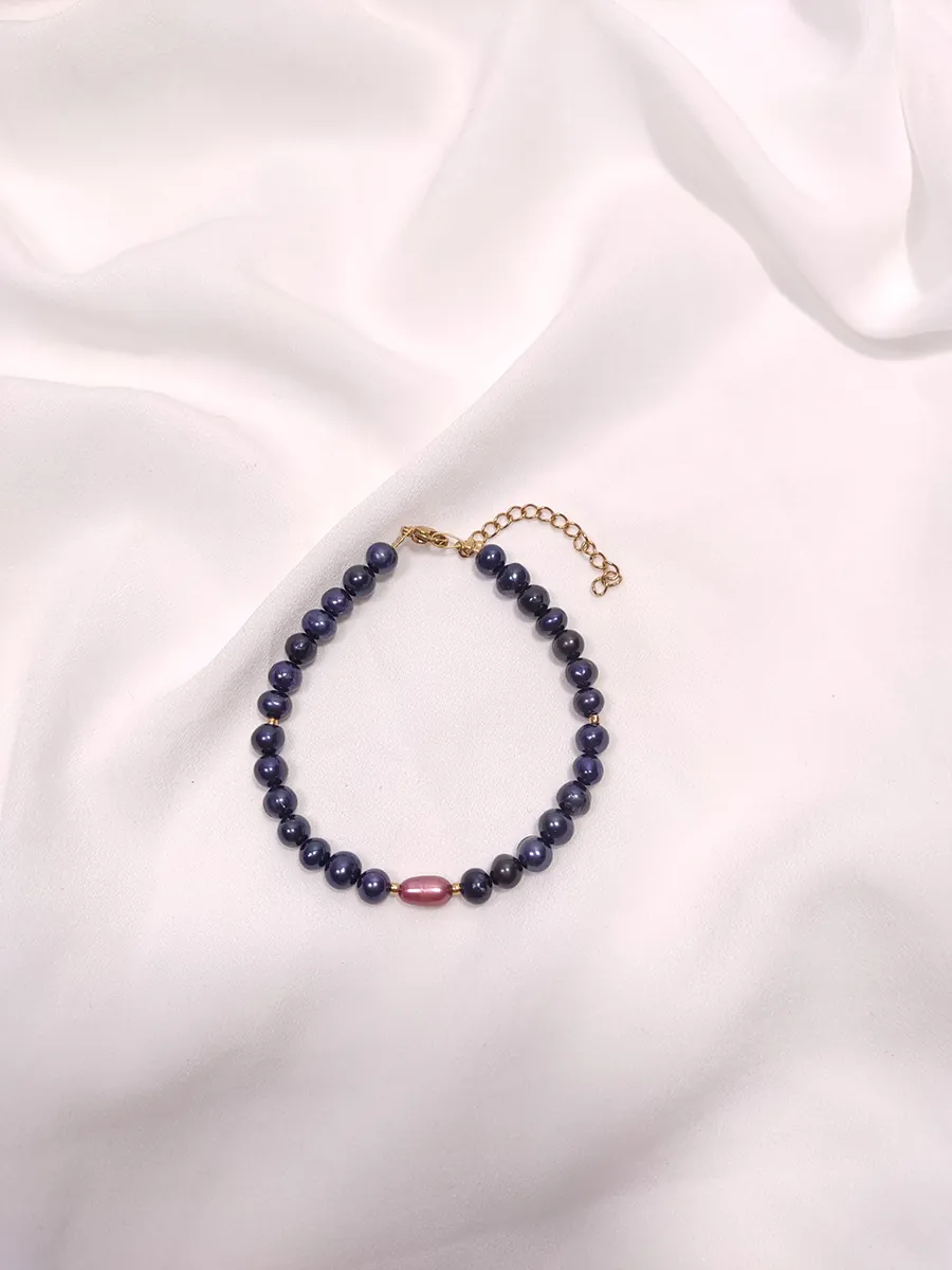 Βραχιόλι με μαύρα μαργαριτάρια & 1 μπορντό μαργαριτάρι