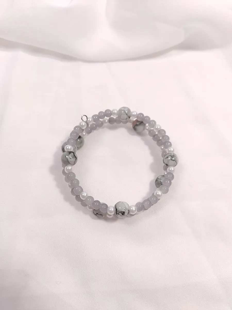 Χειροποίητο Ατσάλινο Βραχιόλι με Γκρι Γυάλινες Πέτρες σε Διπλή Σειρά | CHRISARTI