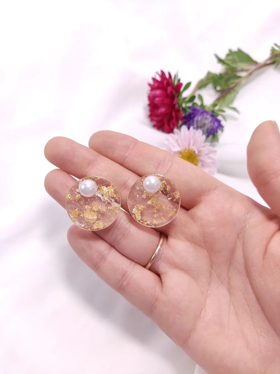 Σκουλαρίκια ατσάλινα με κλιπ μεσαία στρογγυλά με φύλλα χρυσού