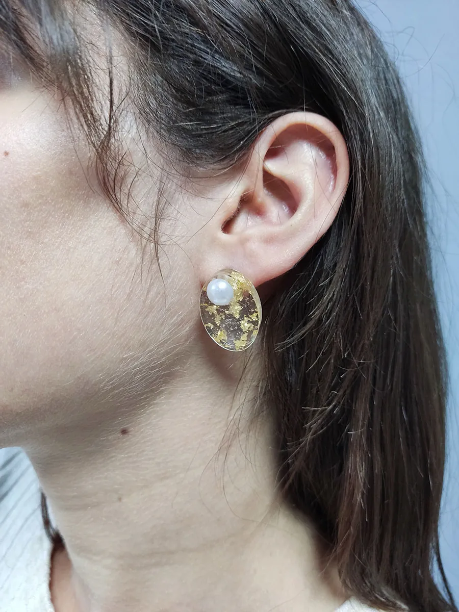 EARRING-0064 Σκουλαρίκια ατσάλινα καρφάκια μικρά οβάλ με φύλλα χρυσού