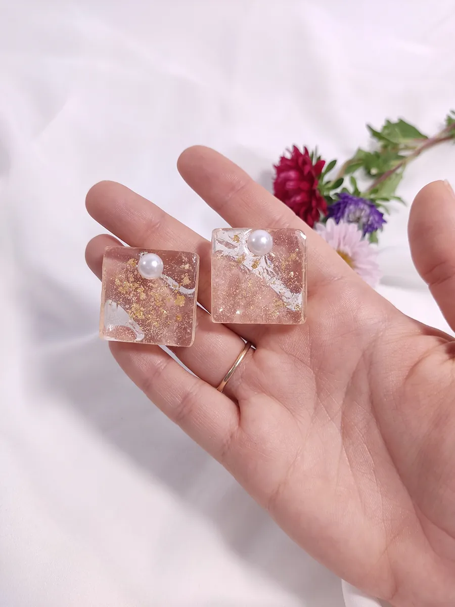 Σκουλαρίκια ατσάλινα με κλιπ μεγάλα τετράγωνα με φύλλα χρυσού