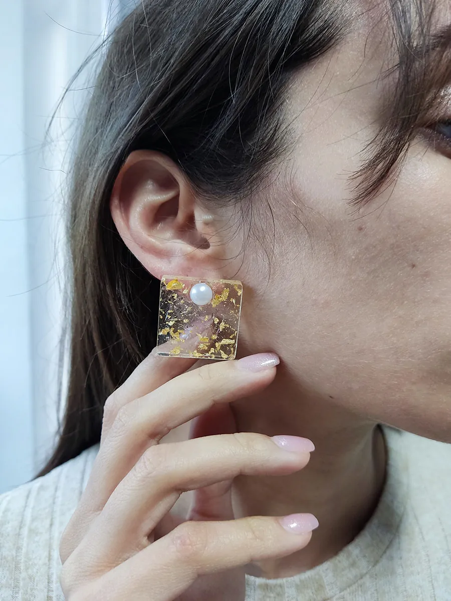 Σκουλαρίκια ατσάλινα με κλιπ μεγάλα τετράγωνα με φύλλα χρυσού