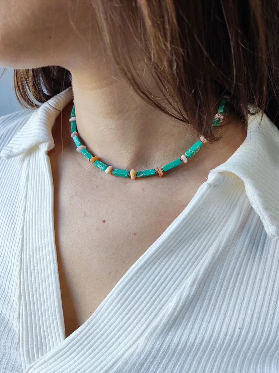 Κολιέ τσόκερ με πράσινο χαολίτη & ροζ κοχύλι