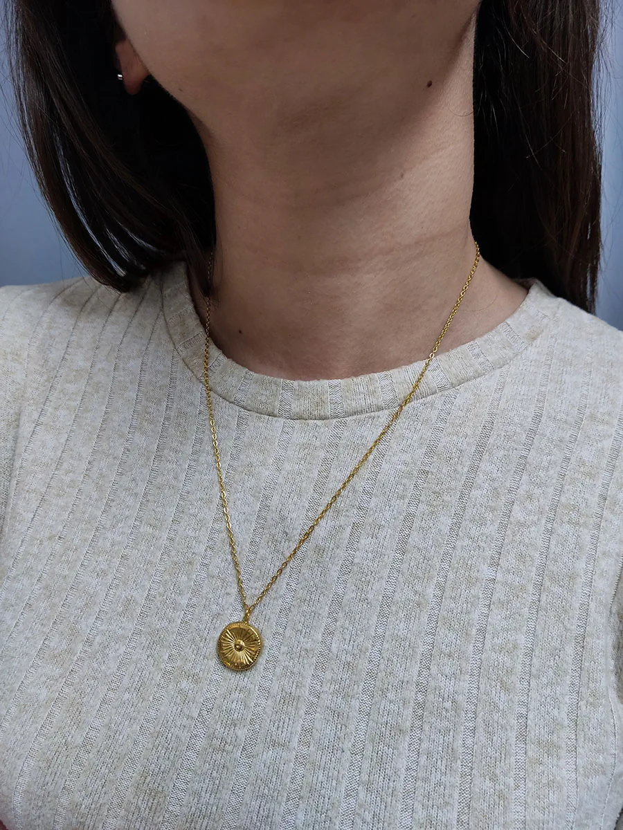 NECKLACE-0048 Αλυσίδα ατσάλινη χρυσή με στρογγυλό στοιχείο ήλιο
