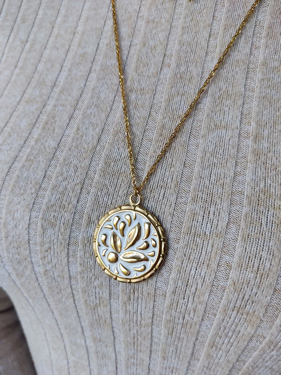 Αλυσίδα ατσάλινη χρυσή με στρογγυλό στοιχείο με σκαλιστά σχέδια