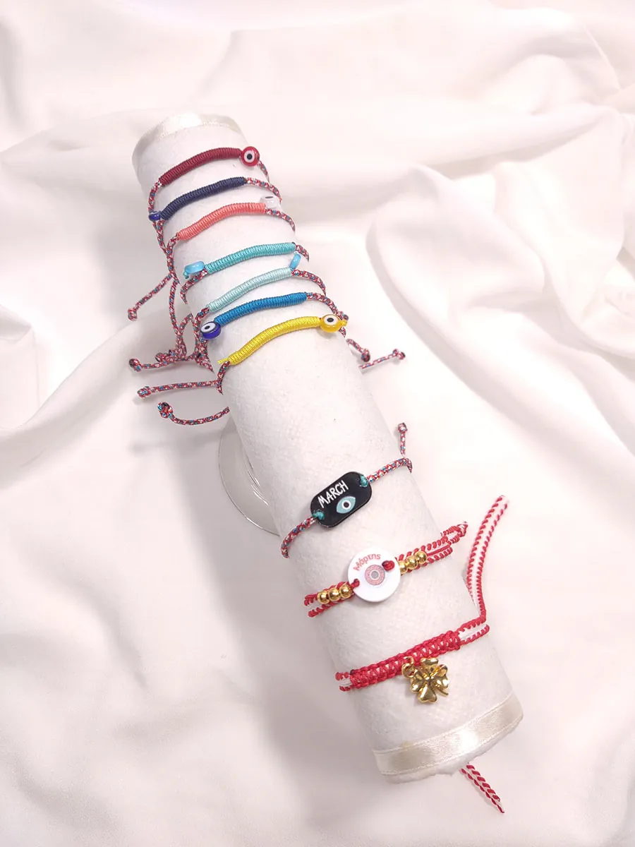 MARCHBR-0001 Βραχιόλι Μαρτάκι με στρογγυλό στοιχείο & χρυσές χάντρες