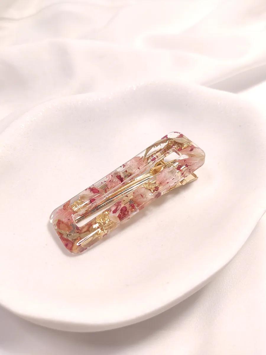 Κλιπ μαλλιών με ροζ-κόκκινα αποξηραμένα πέταλα & φύλλα χρυσού