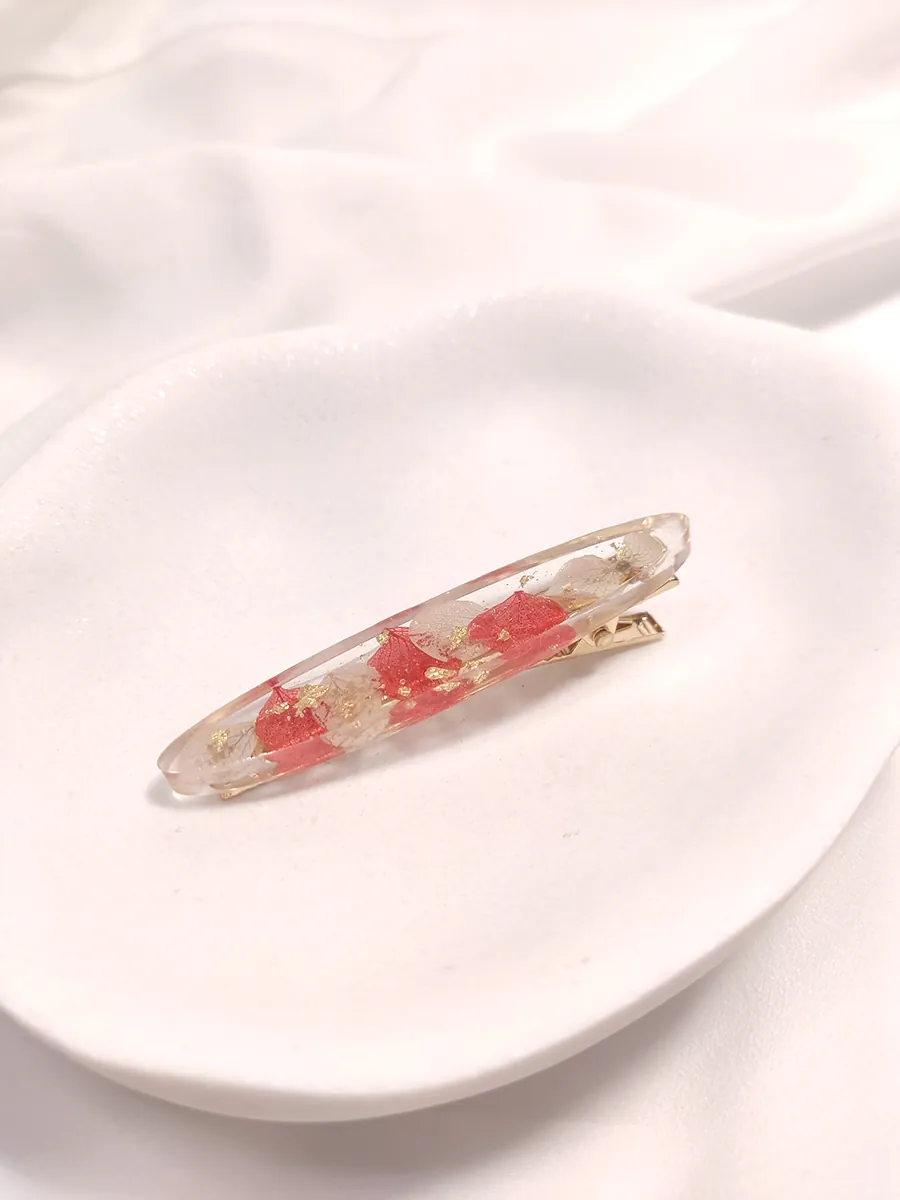 Κλιπ μαλλιών με κόκκινα & λευκά πέταλα ορτανσίας