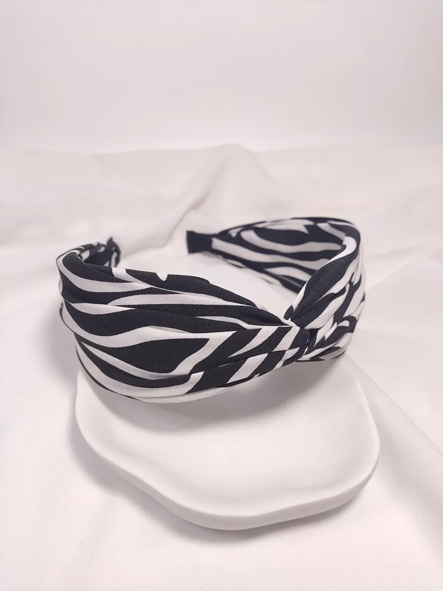 Στέκα μαλλιών μεγάλη ζεβρέ άσπρο-μαύρο