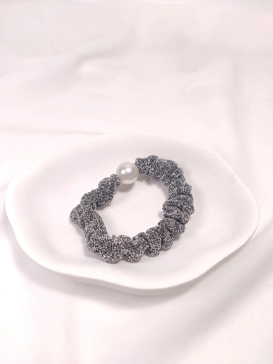 Scrunchie ασημί γυαλιστερό με πέρλα Small