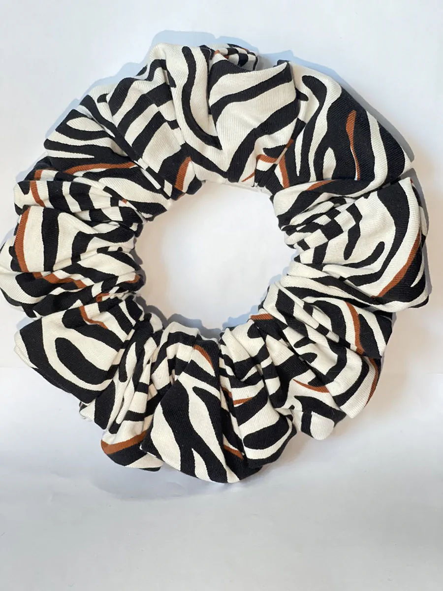 Scrunchie Λάστιχο μαλλιών ζεβρέ μαύρο-κρεμ-ταμπά Large