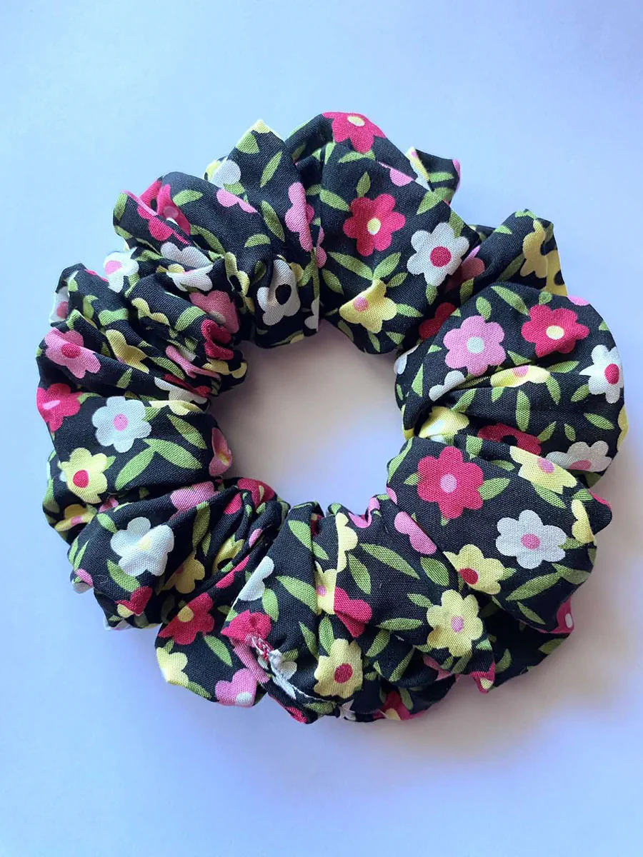 Scrunchie Λάστιχο μαλλιών βαμβακερό σκούρο floral Large