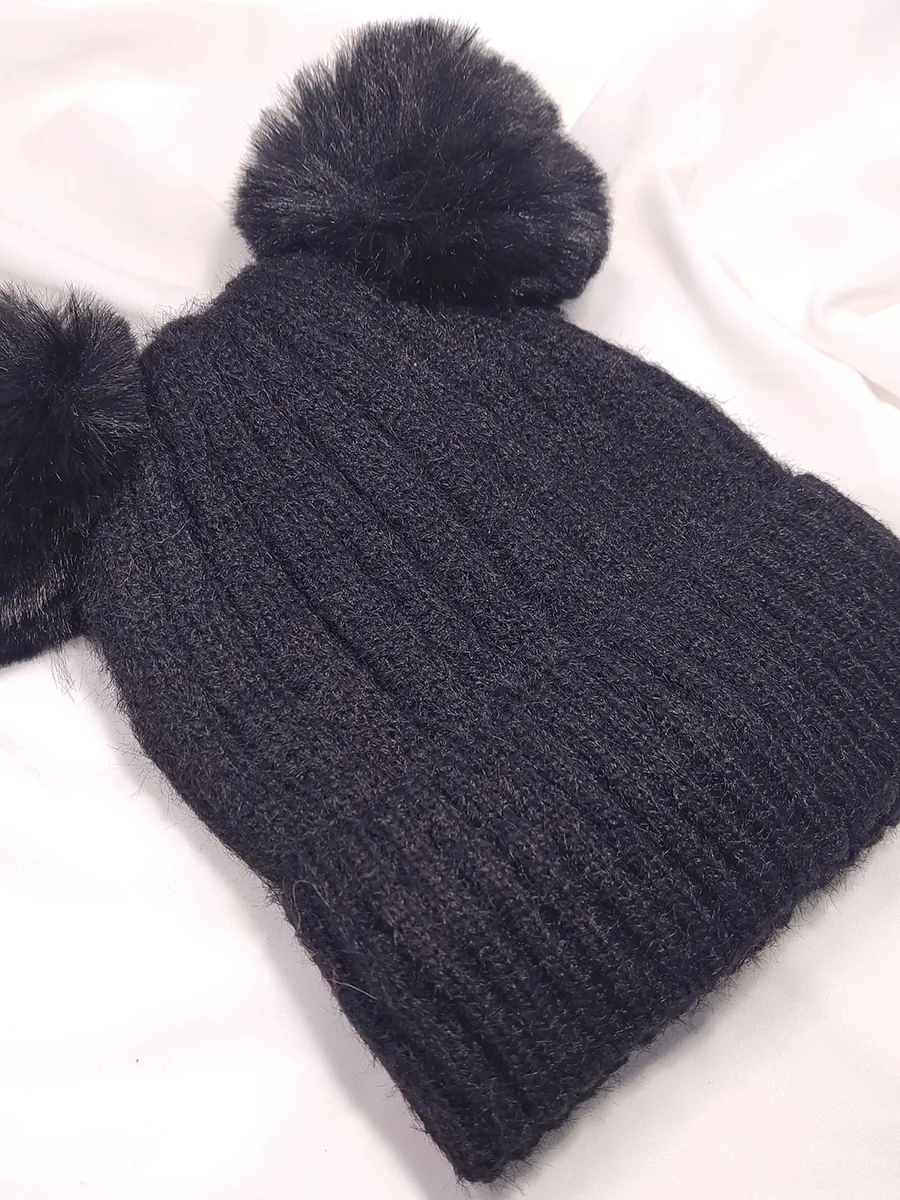 Μονόχρωμο Σκουφί με Δύο Φούντες και Επένδυση – 3 αποχρώσεις | CHRISARTI