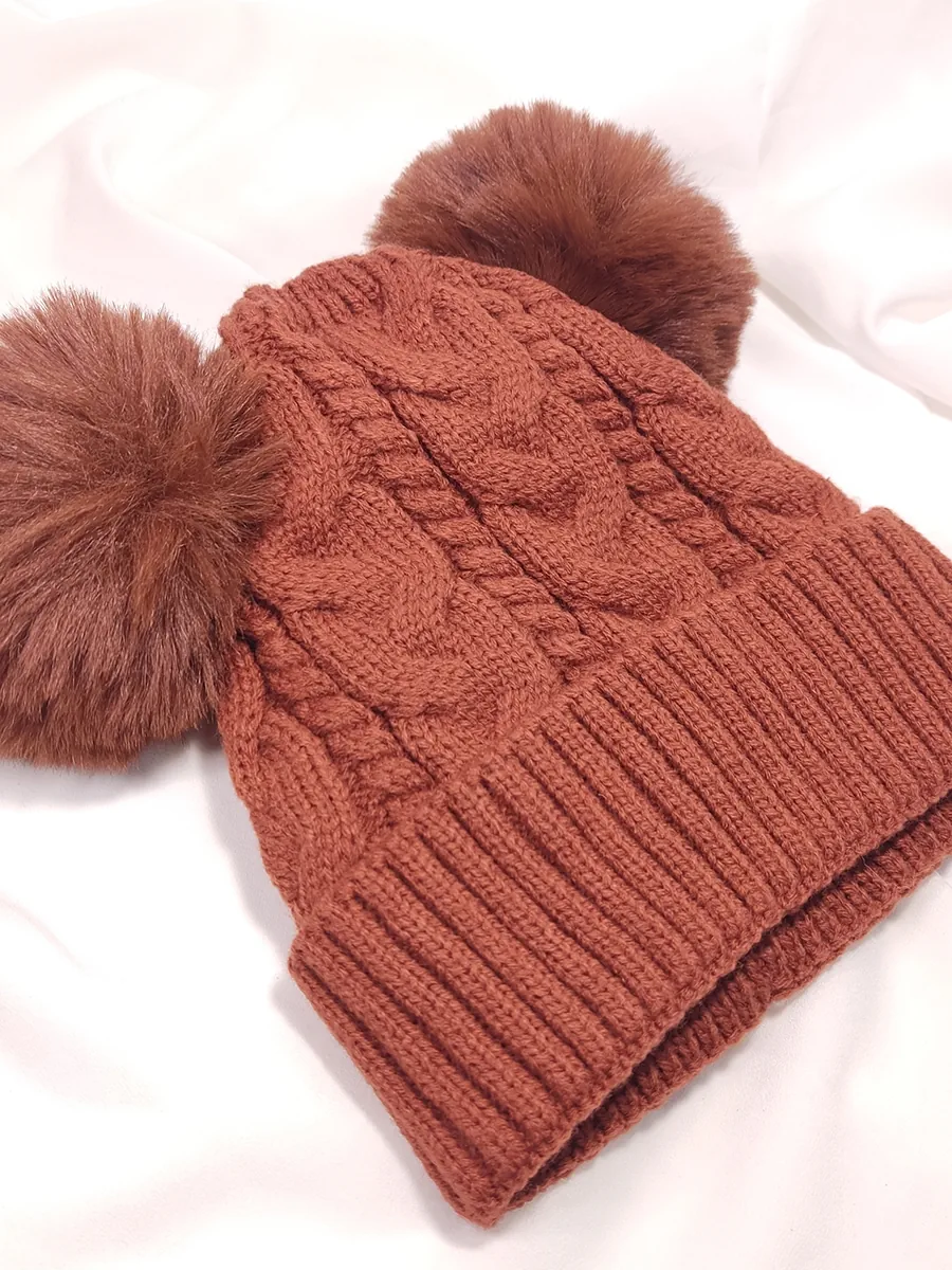 BEANIES-0021 (2) Καφέ Παιδικό Πλεκτό σκουφί με διπλή φούντα και εσωτερική επένδυση | CHRISARTI