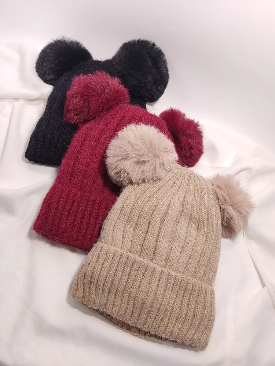 Μονόχρωμο Σκουφί με Δύο Φούντες και Επένδυση – 3 αποχρώσεις | CHRISARTI