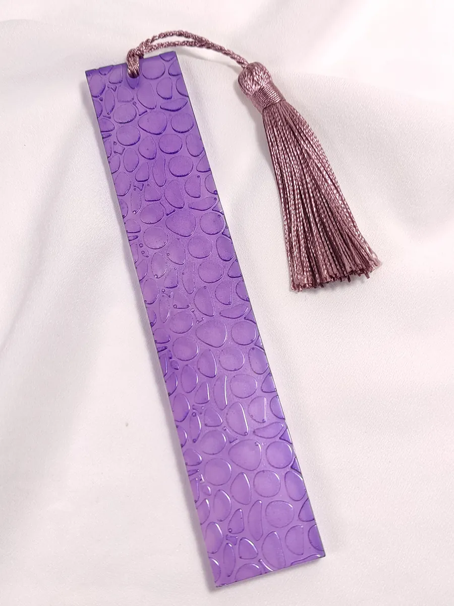 Σελιδοδείκτης μοβ με ανάγλυφη επιφάνεια