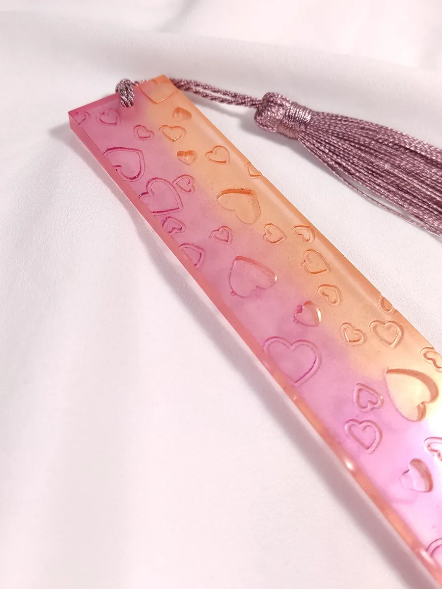 Σελιδοδείκτης δίχρωμος με ανάγλυφες καρδιές ροζ - πορτοκαλί