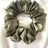 Scrunchie Λάστιχο μαλλιών σατέν λαδί Large