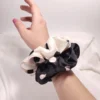 SCRUNCHIES-0068 Scrunchie Λάστιχο μαλλιών λεπτό σατέν πουά Medium 2 χρώματα